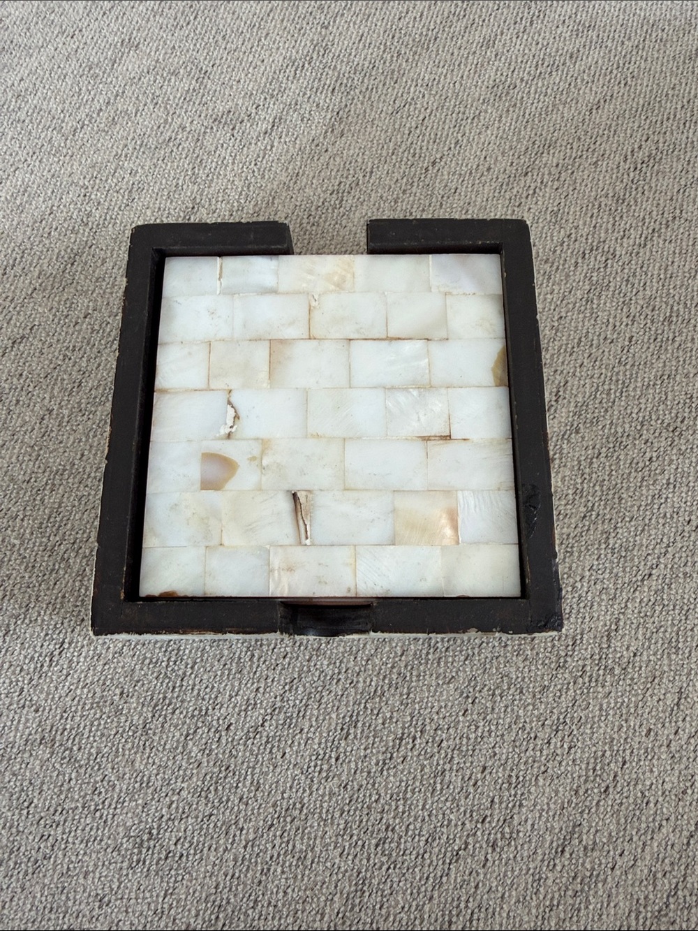 Mother of Pearl coaster set - White and Brown